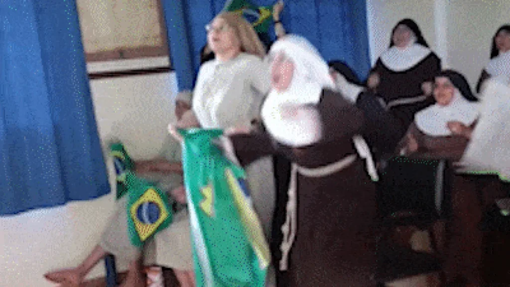 Freiras vibram com gol do Brasil e viralizam