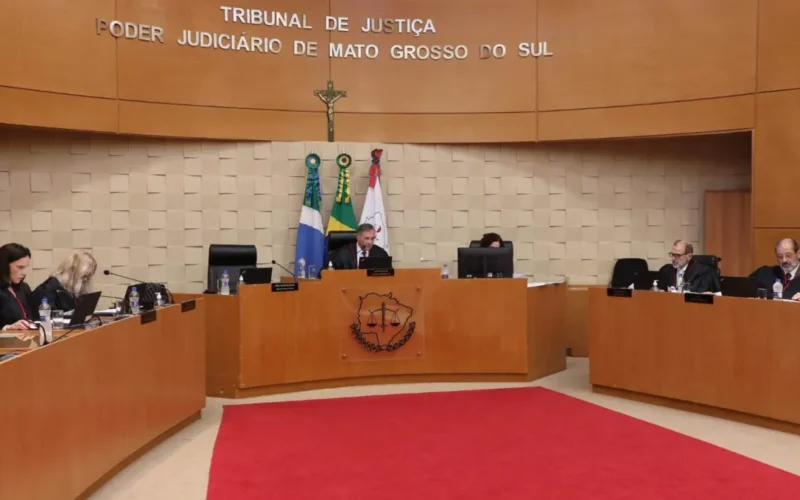 Homem é condenado por divulgar fotos íntimas do ex em perfil falso