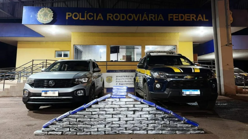 Militar da reserva é preso com 96 kg de cocaína escondidos em carro