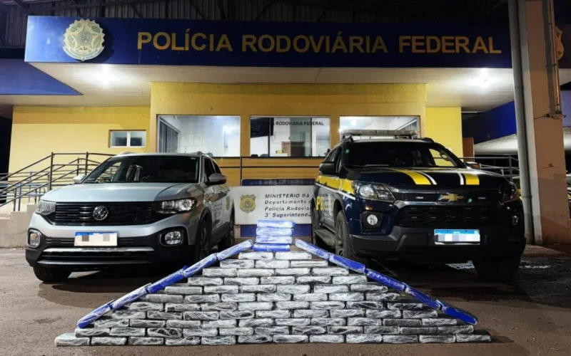 Militar da reserva é preso com 96 kg de cocaína escondidos em carro