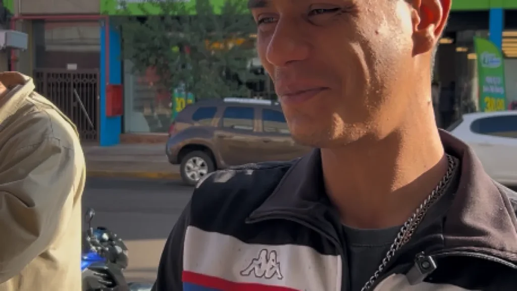 Pedreiro aproveita mutirão e tira nova identidade após 4 anos