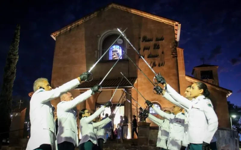 Procissão reúne fiéis em homenagem à padroeira de MS