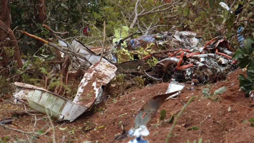 Bombeiro: avião que caiu em Campo Grande virou ‘caixinha de fósforo’