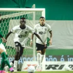 Atlético-MG vence Palmeiras por 2 a 1 e segura líder no Brasileirão