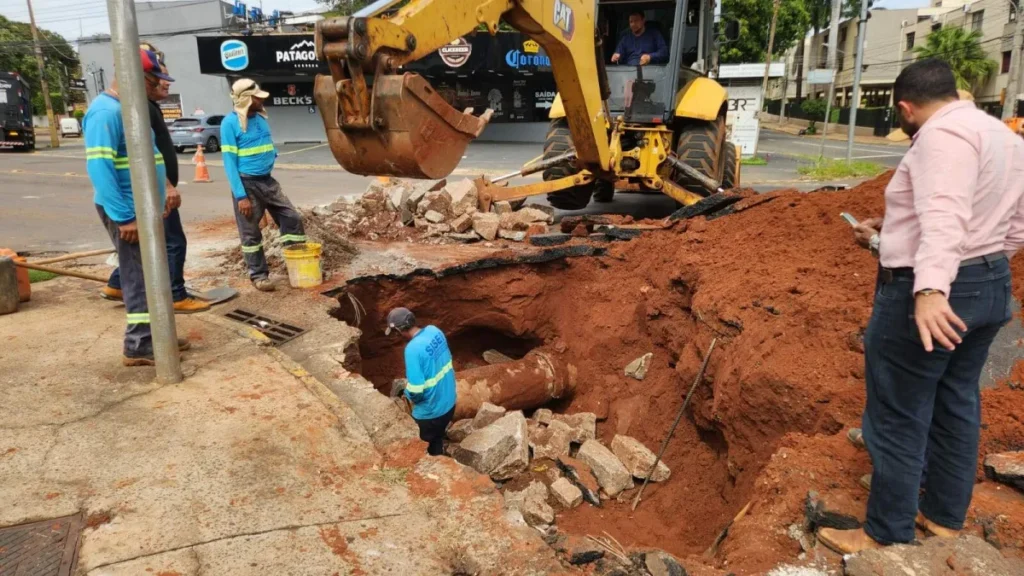 Obra interdita trecho da Rua Joaquim Murtinho
