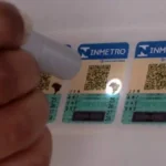 Inmetro: selo com QR Code em pneus e colchões a partir de 2027