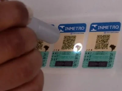 Inmetro: selo com QR Code em pneus e colchões a partir de 2027