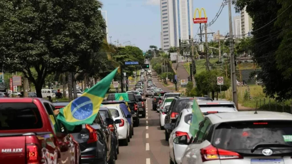 TRE exige placas de carros em carreatas eleitorais