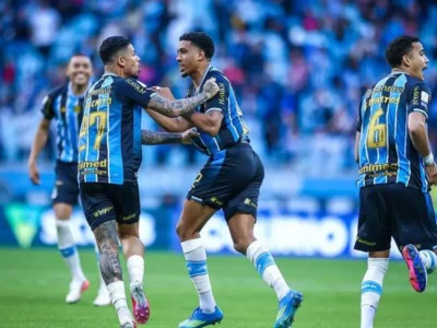 Grêmio vira sobre São Paulo, vence por 2 a 1 e deixa o Z4