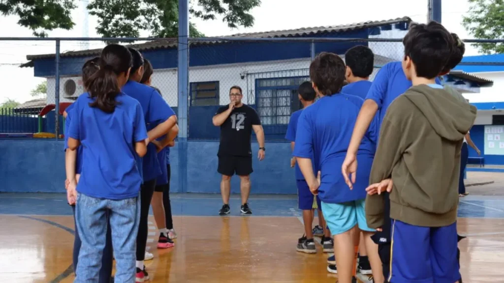 Pais buscam quebrar padrão e ser mais presentes na rotina dos filhos