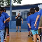 Pais buscam quebrar padrão e ser mais presentes na rotina dos filhos
