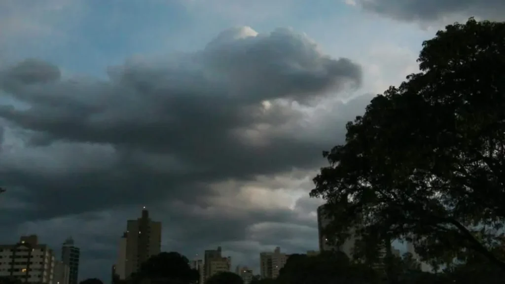 Defesa Civil alerta para tempestade em Campo Grande na madrugada